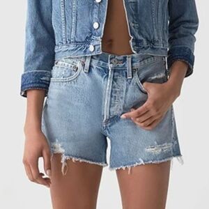 AGOLDE Micah Boyfriend Distressed Light Denim Raw Hem Short in Swapmeet Size 25